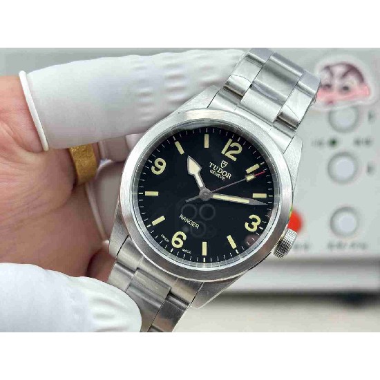 TUDOR  39mm DT0056