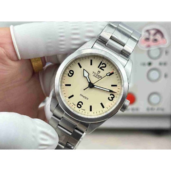 TUDOR  39mm DT0057
