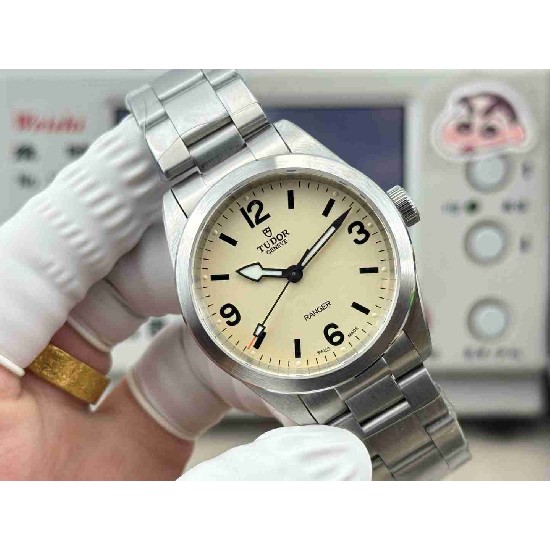 TUDOR  39mm DT0057