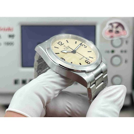 TUDOR  39mm DT0057