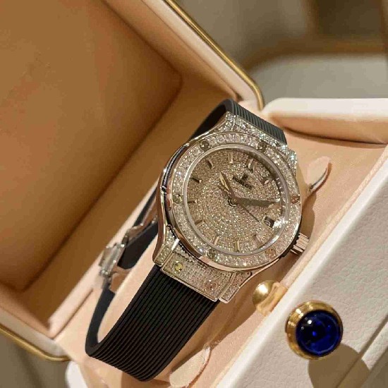 HUBLOT   CLASSIC FUSION 33mm HO0334