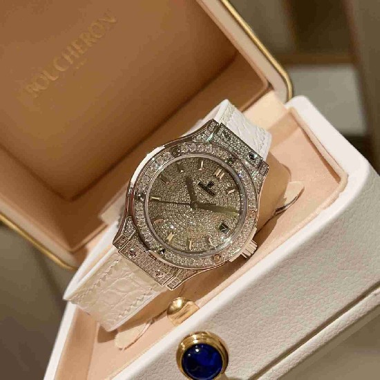 HUBLOT   CLASSIC FUSION 33mm HO0334