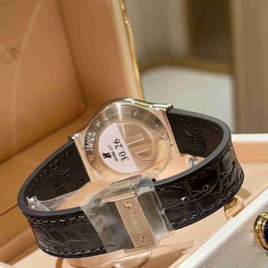 HUBLOT   CLASSIC FUSION 33mm HO0334