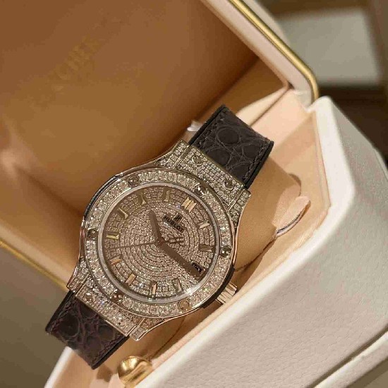 HUBLOT   CLASSIC FUSION 33mm HO0334