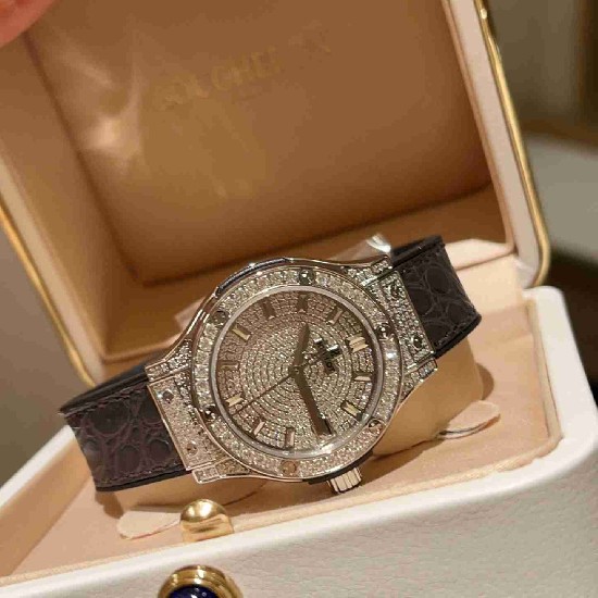 HUBLOT   CLASSIC FUSION 33mm HO0334