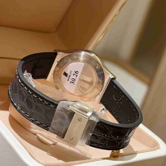 HUBLOT   CLASSIC FUSION 33mm HO0334