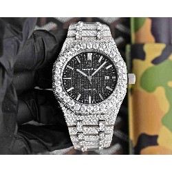 AUDEMARS PIGUET Royal-Oak (Moissanite)