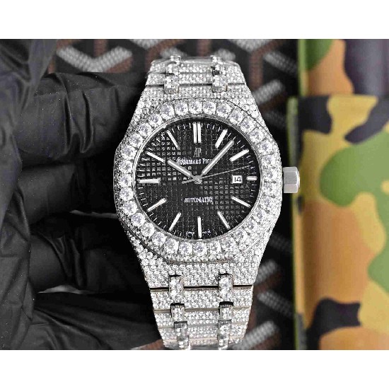 AUDEMARS PIGUET Royal-Oak (Moissanite)