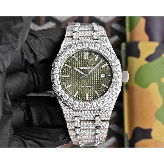 AUDEMARS PIGUET Royal-Oak (Moissanite)