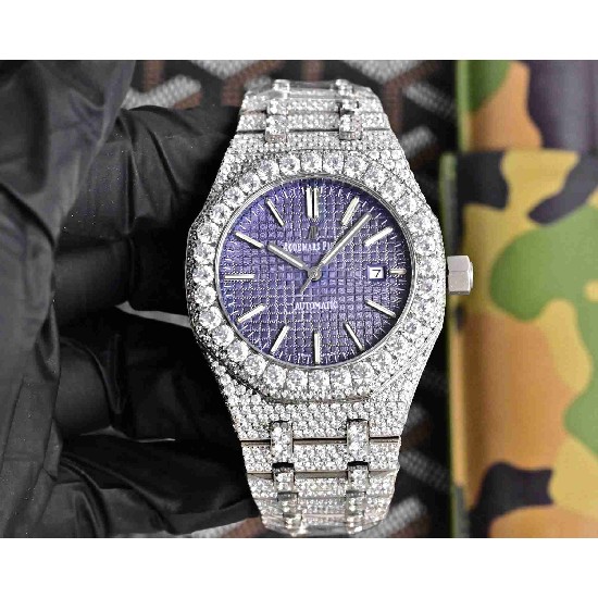 AUDEMARS PIGUET Royal-Oak (Moissanite)