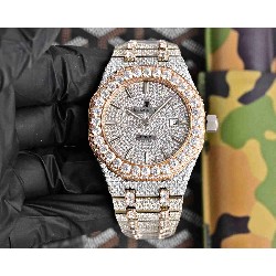 AUDEMARS PIGUET Royal-Oak (Moissanite)