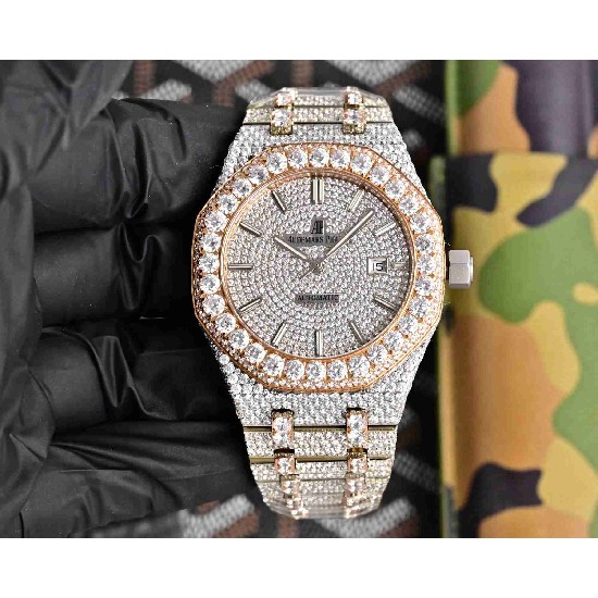 AUDEMARS PIGUET Royal-Oak (Moissanite)