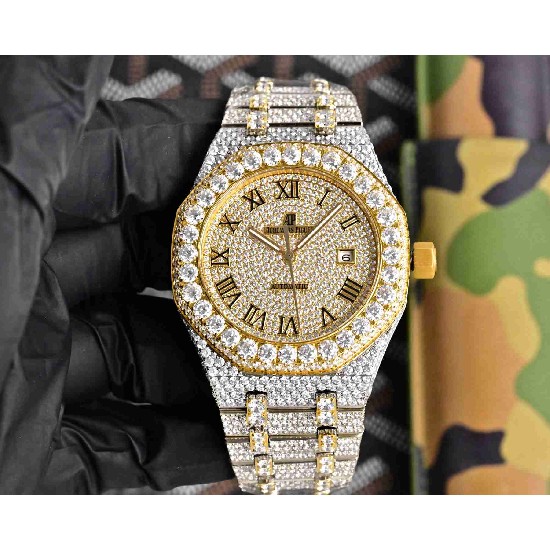 AUDEMARS PIGUET Royal-Oak (Moissanite)