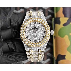 AUDEMARS PIGUET Royal-Oak (Moissanite)
