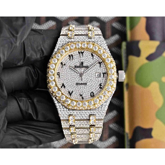 AUDEMARS PIGUET Royal-Oak (Moissanite)