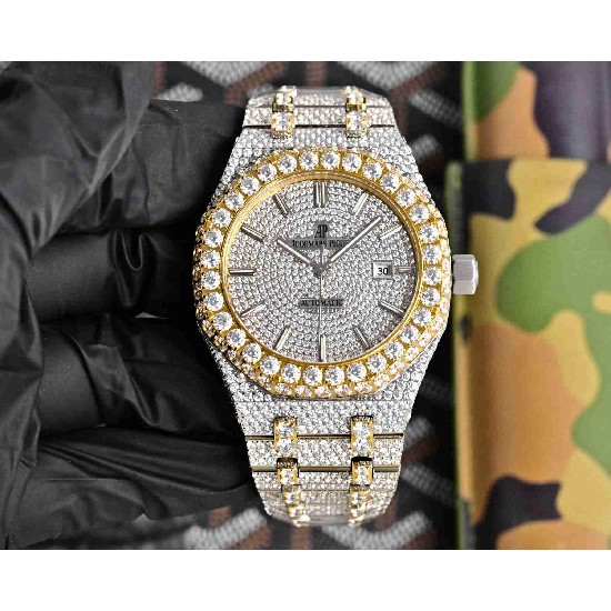 AUDEMARS PIGUET Royal-Oak (Moissanite)