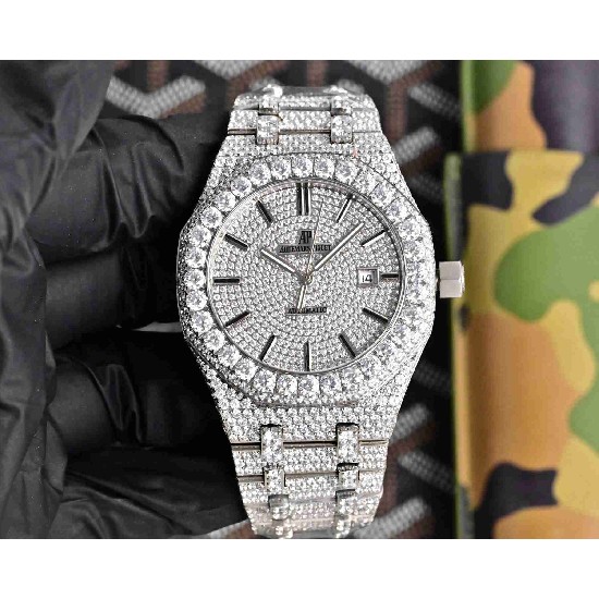 AUDEMARS PIGUET Royal-Oak (Moissanite)