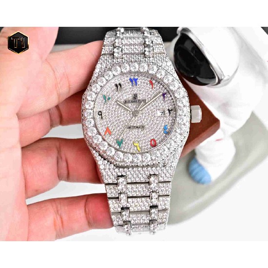 AUDEMARS PIGUET Royal-Oak (Moissanite)