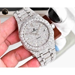 AUDEMARS PIGUET Royal-Oak (Moissanite)