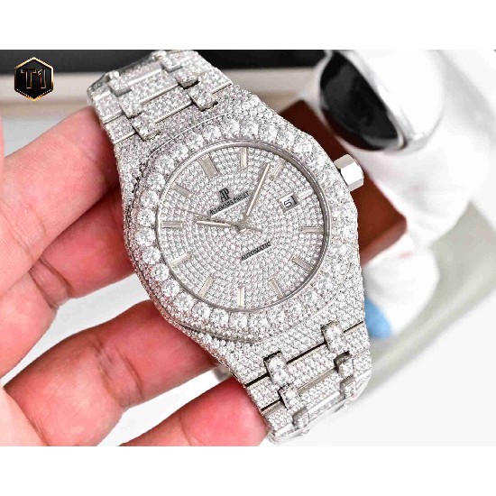 AUDEMARS PIGUET Royal-Oak (Moissanite)