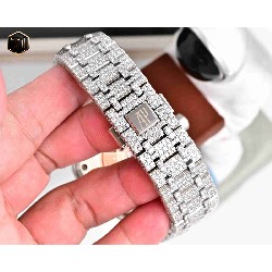 AUDEMARS PIGUET Royal-Oak (Moissanite)