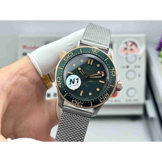 OMEGA    SEAMASTER 007 OM0383