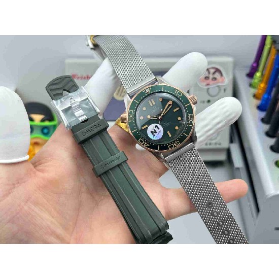 OMEGA    SEAMASTER 007 OM0383