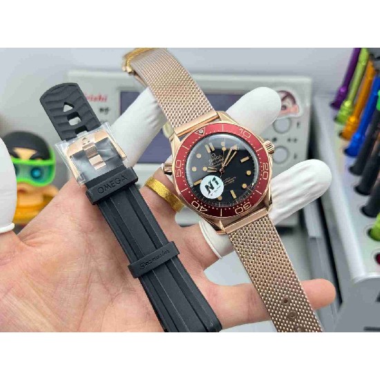 OMEGA    SEAMASTER 007 OM0384