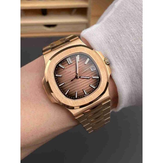 PATEK     PHILIPPE  Nautilus PP0351