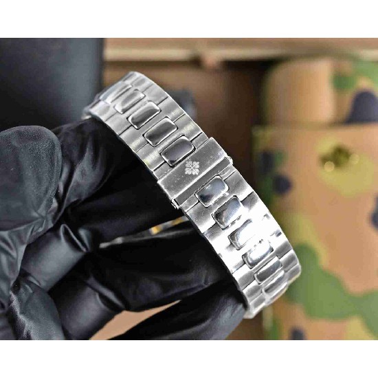 PATEK     PHILIPPE  Nautilus PP0362