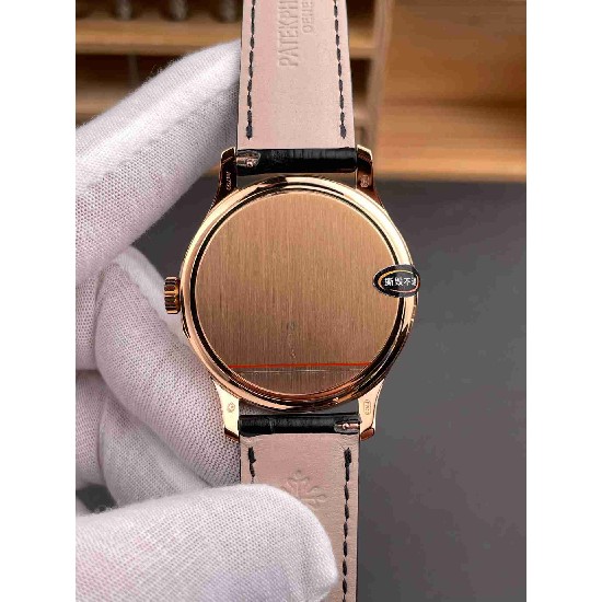 PATEK     PHILIPPE  Calatrava 39mm PP0400