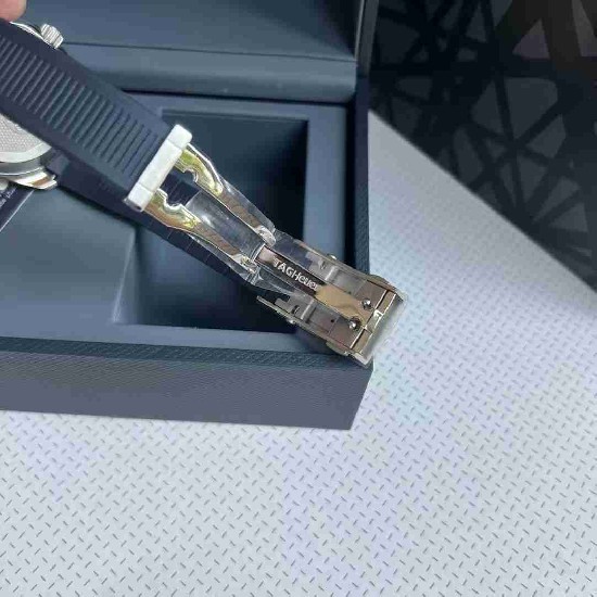 TAG  Heuer 43MM TAG0052
