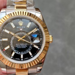 ROLEX A Sky-Dweller RO0204