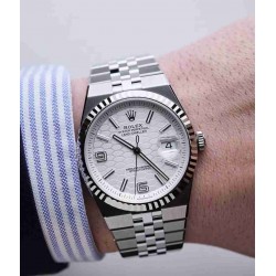 ROLEX    Land-Dweller 40 RO1877