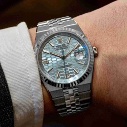 ROLEX    Land-Dweller 40 RO1879
