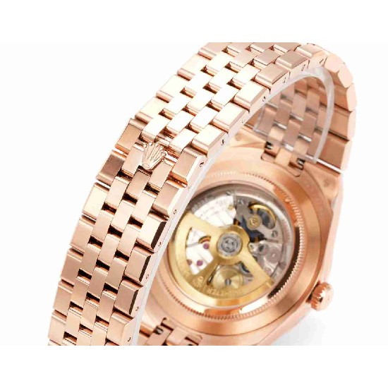 ROLEX   Land-Dweller 40 RO1895