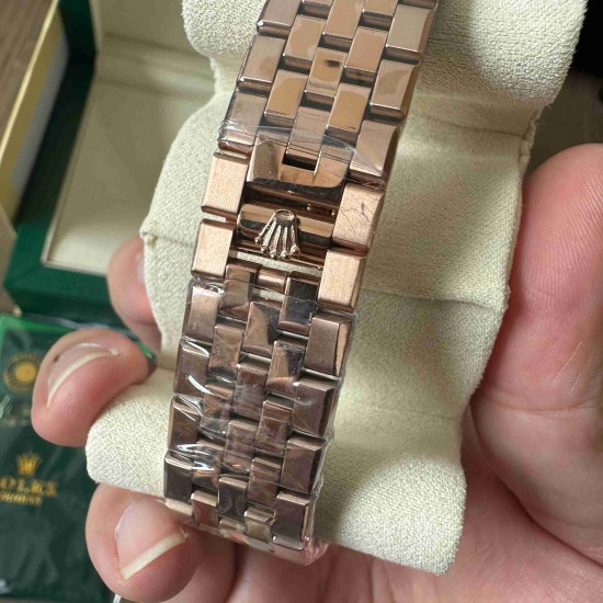 ROLEX Land-Dweller 40 RO1900 ROLEX Land-Dweller 40 RO1900