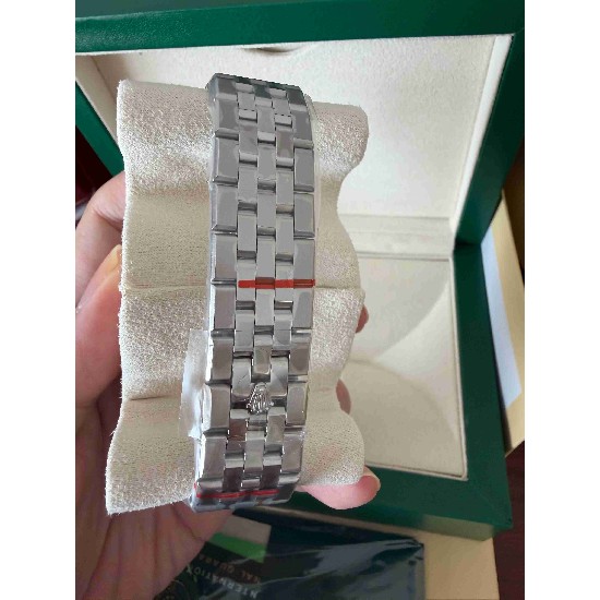 ROLEX      Land-Dweller 40 RO1901