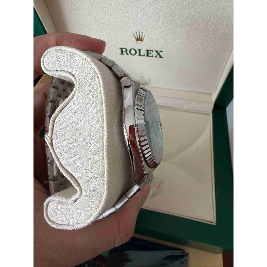 ROLEX      Land-Dweller 40 RO1901