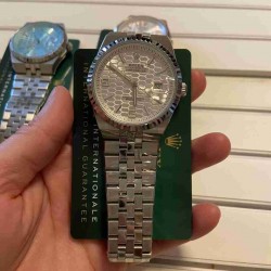 ROLEX       Land-Dweller 40 RO1902