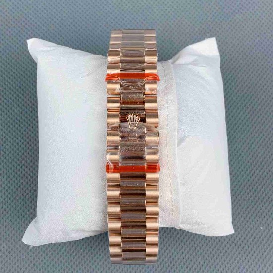 ROLEX   Day Date 40 RO1946