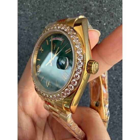 ROLEX      Day Date 40 RO1972