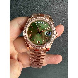 ROLEX      Day Date 40 RO1982