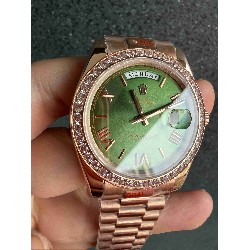 ROLEX      Day Date 40 RO1982