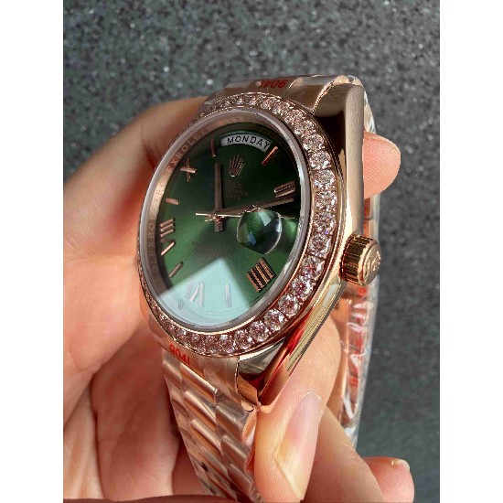 ROLEX      Day Date 40 RO1982