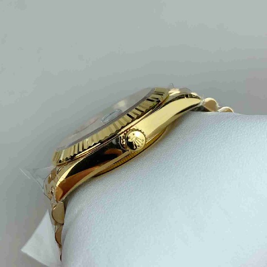 ROLEX   Day Date 40 RO2003