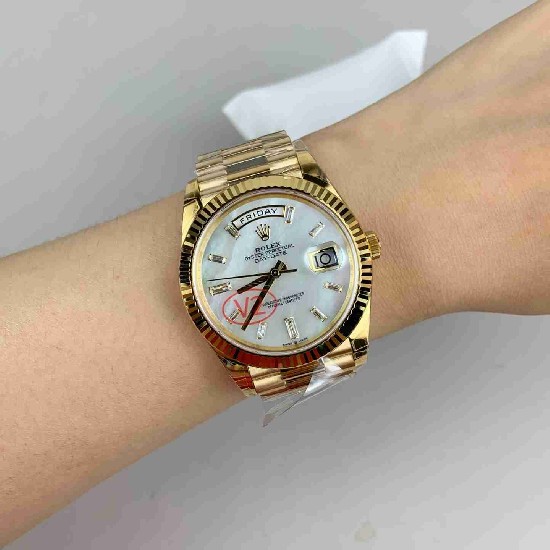 ROLEX   Day Date 40 RO2003