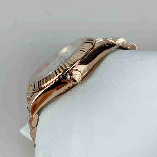 ROLEX   Day Date 40 RO2004