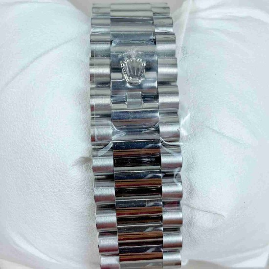 ROLEX   Day Date 40 RO2006