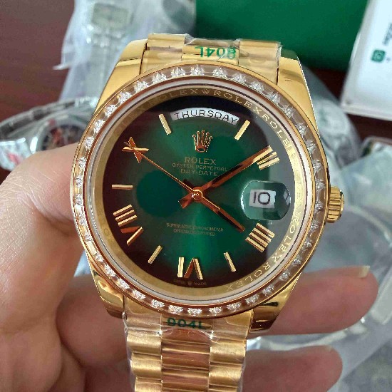 ROLEX      Day Date 40 RO2025